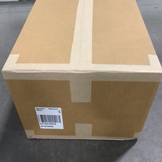 1 Parcel Box - 35 Pcs - Jeans, Pants, Legging & Shorts, T-Shirts, Polos, Sweaters & Cardigans - Untested Customer Returns - Columbia, Under Armour, The North Face - Outdoor Retailer
