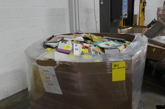 Pallet – 1652 Pcs – Books, Unsorted, Office Supplies – Customer Returns – Michelin, Independently published, Oxford University Press, Booklocker.com, Inc.