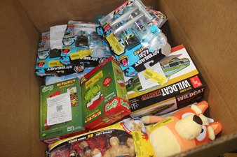 1 Parcel Box – 21 Pcs – Action Figures, Boardgames, Puzzles & Building Blocks – OPEN BOX UNTESTED RETURNS – Walmart