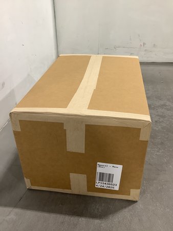 1 Parcel Box – 39 Pcs – T-Shirts, Polos, Sweaters – Untested Customer Returns – Under Armour, The North Face, Columbia – Outdoor Retailer