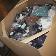 3 Pallets - 1604 Pcs - T-Shirts, Polos, Sweaters & Cardigans, Dress Shirts, Jeans, Pants & Shorts, Underwear, Intimates, Sleepwear & Socks - Like New or New Customer Returns - JC Penney