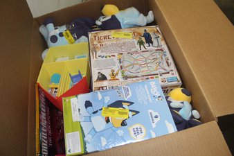 6 Parcel Boxes – 94 Pcs – Stuffed Animals, Action Figures, Drones & Quadcopters Vehicles – OPEN BOX UNTESTED RETURNS – Walmart