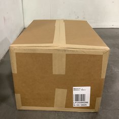 1 Parcel Box - 45 Pcs - Jeans, Pants, Legging & Shorts, T-Shirts, Polos, Sweaters & Cardigans - Untested Customer Returns - Columbia, The North Face - Outdoor Retailer