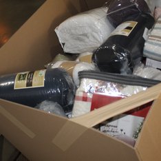 3 Pallets - 289 Pcs - Curtains & Window Coverings, Kitchen & Dining, Decor, Bath - Like New or New Customer Returns - JC Penney