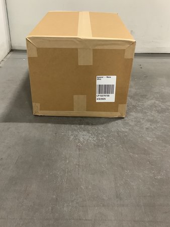 1 Parcel Box – 22 Pcs – Jackets & Outerwear, Jeans, Pants & Shorts – Untested Customer Returns – Under Armour, Columbia, The North Face, ARIAT – Outdoor Retailer