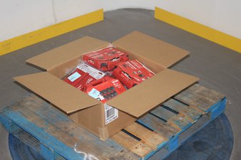 Box – 171 Pcs – Tool Accessories, Batteries – Untested Customer Returns – Milwaukee, Milwaukee Accessory, Milwaukee Elec Tool, Milwaukee Tool