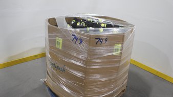 3 Pallets – 1458 Pcs – New Sleepwear & Robes, Jeans, Pants & Shorts, Blu-ray Discs, Boardgames, Puzzles & Building Blocks – New and New Damaged Box – Walmart