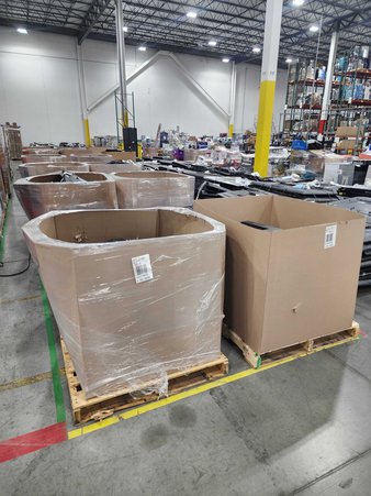 Truckload 24 Pallets – 347 Pcs – LED & LCD – Damaged / Missing Parts / Tested NOT WORKING – VIZIO, Onn, TCL, Samsung