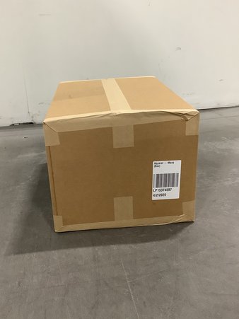 1 Parcel Box – 39 Pcs – Jackets & Outerwear, Underwear & Socks – Untested Customer Returns – Under Armour, The North Face, Columbia, SmartWool – Outdoor Retailer