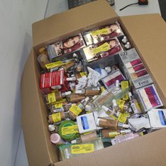 1 Parcel Box - 129 Pcs - Makeup, Hair Care - OPEN BOX UNTESTED RETURNS - Walmart