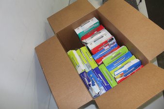 1 Parcel Box Box- 19 Pcs – Samsung – Customer Returns (Plug and Play Tested) – Samsung, Motorola, BLU, TCL – Walmart