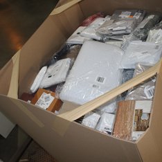 3 Pallets - 452 Pcs - Curtains & Window Coverings, Decor, Bath, Decorations & Favors - Like New or New Customer Returns - JC Penney