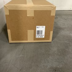 1 Parcel Box - 44 Pcs - T-Shirts, Polos, Sweaters, Jackets & Outerwear - Untested Customer Returns - The North Face, Under Armour, Columbia, Darn Tough - Outdoor Retailer