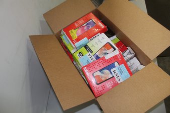1 Parcel Box Box- 27 Pcs – Other – Customer Returns (Plug and Play Tested) – Samsung, TCL, Motorola, AT&T – Walmart