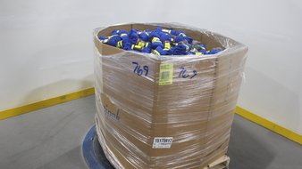 3 Pallets – 2472 Pcs – Brand New Apparel – New and New Damaged Box – Walmart