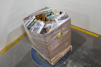 WEEKEND SPECIAL – 3 Pallets – 271 Pcs – New Action Figures, Vehicles, Trains & RC, Dolls, Stuffed Animals – New and New Damaged Box – Walmart