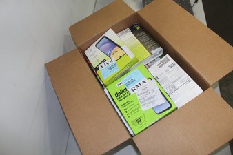 1 Parcel Box Box- 23 Pcs – Samsung – Customer Returns (Plug and Play Tested) – Samsung, Consumer Cellular, Nokia, TCL – Walmart