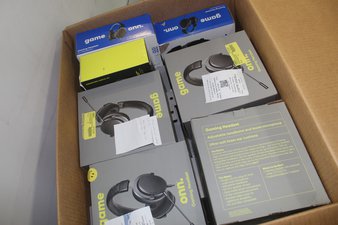 1 Parcel Box – 17 Pcs – Over Ear Headphones – OPEN BOX UNTESTED RETURNS – Walmart
