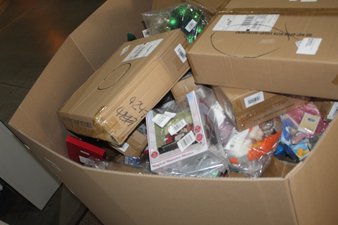 6 Pallets – 627 Pcs – Decorations & Favors, Curtains & Window Coverings, Kitchen & Dining, Bath – Like New or New Customer Returns – JC Penney