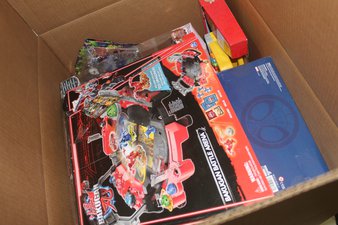 1 Parcel Box – 11 Pcs – Action Figures, Powered – OPEN BOX UNTESTED RETURNS – Walmart