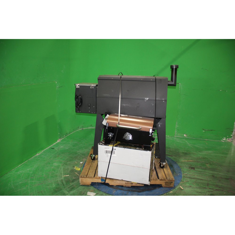 Pallet 3 Pcs Grills & Outdoor Cooking Customer Returns Pit Boss