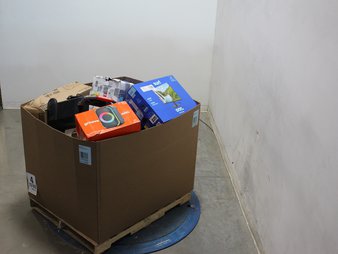 3 Pallets – 448 Pcs – In Ear Headphones, Over Ear Headphones, Monitors, Portable Speakers – Untested Customer Returns – Walmart
