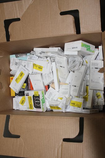 3 Parcel Boxes – 282 Pcs – In Ear Headphones, Other, Apple iPad, Point & Shoot – Untested Customer Returns – Major Retailer