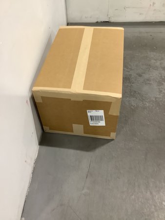 1 Parcel Box – 39 Pcs – T-Shirts, Polos, Sweaters, Jeans, Pants & Shorts – Untested Customer Returns – Columbia, The North Face, Under Armour – Outdoor Retailer