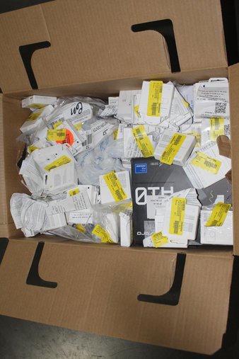 3 Parcel Boxes – 269 Pcs – In Ear Headphones, Other, Apple iPad, Point & Shoot – Untested Customer Returns – Major Retailer