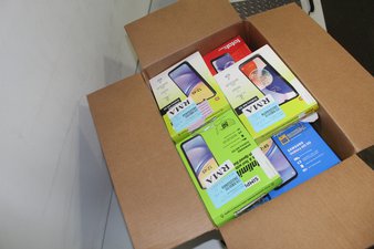 1 Parcel Box Box- 25 Pcs – Samsung – Customer Returns (Plug and Play Tested) – Samsung, Motorola, Tracfone, TCL – Walmart