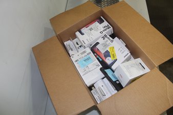 1 Parcel Box Box- 32 Pcs – Other – Customer Returns (Plug and Play Tested) – Motorola, Samsung, TCL, AT&T – Walmart