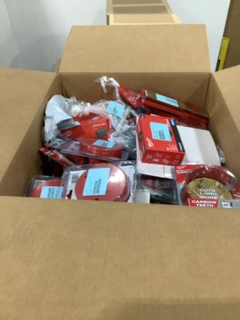 3 Parcel Boxes – 259 Pcs – Tool Accessories, Power Tools – Conditionally Assessed Milwaukee Tools Returns (Conditions in Manifest)