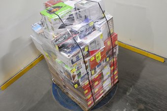 6 Pallets – 433 Pcs – New Boardgames, Puzzles & Building Blocks, Heaters, Cases, Action Figures – New and New Damaged Box – Walmart