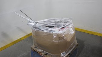 1 Pallet – 531 Pcs – Milwaukee Tool Accessories, Hand Tools, Power Tools, T-Shirts, Polos, Sweaters – Major Retailer