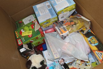 1 Parcel Box – 25 Pcs – Action Figures, Stuffed Animals – OPEN BOX UNTESTED RETURNS – Walmart