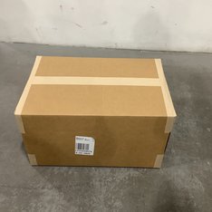 1 Parcel Box - 27 Pcs - Jackets & Outerwear, Jeans, Pants, Legging & Shorts - Untested Customer Returns - Columbia, The North Face, ActionHeat - Outdoor Retailer
