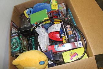1 Parcel Box – 16 Pcs – Action Figures, Boardgames, Puzzles & Building Blocks, Pretend & Dress-Up – OPEN BOX UNTESTED RETURNS – Walmart