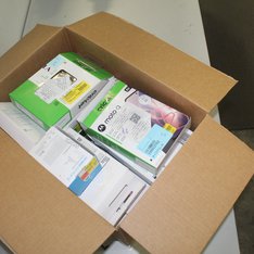 1 Parcel Box Box- 32 Pcs - Other - Customer Returns (Plug and Play Tested) - Samsung, TCL, Motorola, AT & T - Walmart