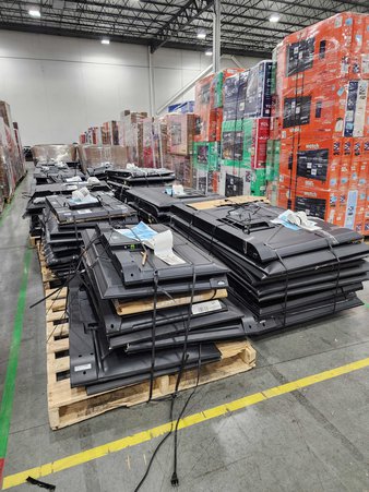 Truckload 18 Pallets – 197 Pcs – LED & LCD – Damaged / Missing Parts / Tested NOT WORKING – VIZIO, Samsung, Onn, LG