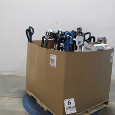 1 Pallet - 23 Pcs - Vacuums - Damaged / Missing Parts / Tested NOT WORKING - Shark, Dyson, Bobsweep
