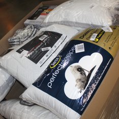 6 Pallets - 310 Pcs - Curtains & Window Coverings, Bedding Sets, Pillows, Decor - Like New or New Customer Returns - JC Penney