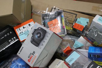 Pallet – 320 Pcs – Point & Shoot, Action Camcorders, Digital Camcorders – Tested Not Working – Sony, GoPro, GBKD9, Polaroid