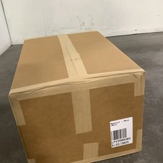 1 Parcel Box - 44 Pcs - T-Shirts, Polos, Sweaters, Jeans, Pants & Shorts - Untested Customer Returns - The North Face, Columbia - Outdoor Retailer