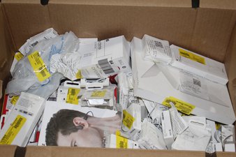 3 Parcel Boxes – 335 Pcs – In Ear Headphones, Other – Untested Customer Returns – Major Retailer