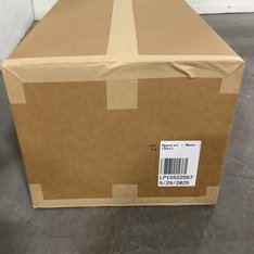 1 Parcel Box - 39 Pcs - T-Shirts, Polos, Sweaters, Jeans, Pants & Shorts - Untested Customer Returns - Under Armour, Columbia, huk, ARIAT - Outdoor Retailer