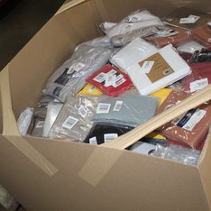 3 Pallets - 716 Pcs - Curtains & Window Coverings, Decor, Sheets, Pillowcases & Bed Skirts, Bath - Like New or New Customer Returns - JC Penney