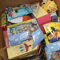1 Parcel Box - 22 Pcs - Action Figures - OPEN BOX UNTESTED RETURNS - Walmart