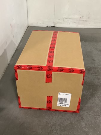 1 Parcel Box – 38 Pcs – T-Shirts, Polos, Sweaters, Jackets & Outerwear – Untested Customer Returns – Under Armour, Columbia, The North Face – Outdoor Retailer