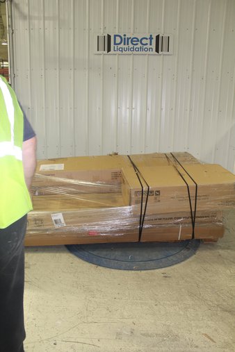 1 Pallets – 7 Pcs – New Bedroom – New and New Damaged Box – Walmart