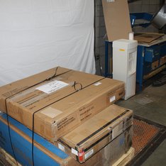 3 Pallets - 27 Pcs - Bedding Sets, Rugs & Mats, Kitchen & Dining - Like New or New Customer Returns - JC Penney